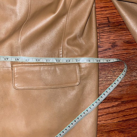 Brown | Leather | Blazer | Over-Sized - Picture 10 of 11